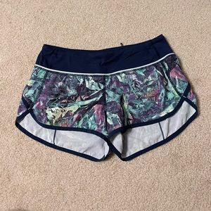 Lululemon Speed Up Low-rise Lined Short 2.5” multicolor size 4